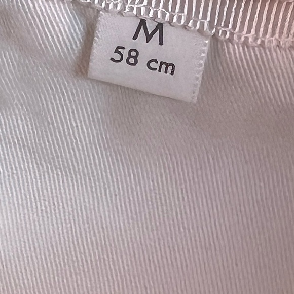 GUCCI WHITE GG HAT W/BOX - Picture 11 of 16